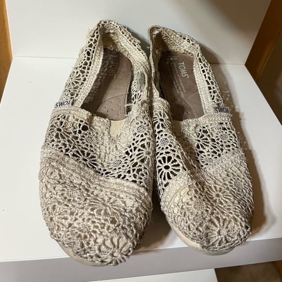 White lace Toms - Picture 2 of 6